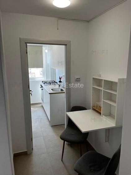 Apartament renovat cu balcon și vedere – Piața Victoriei - 5