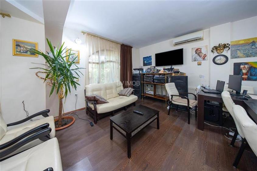 Vanzare Vila Pensiune 11 camere zona Mamaia Nord langa plaja - 19