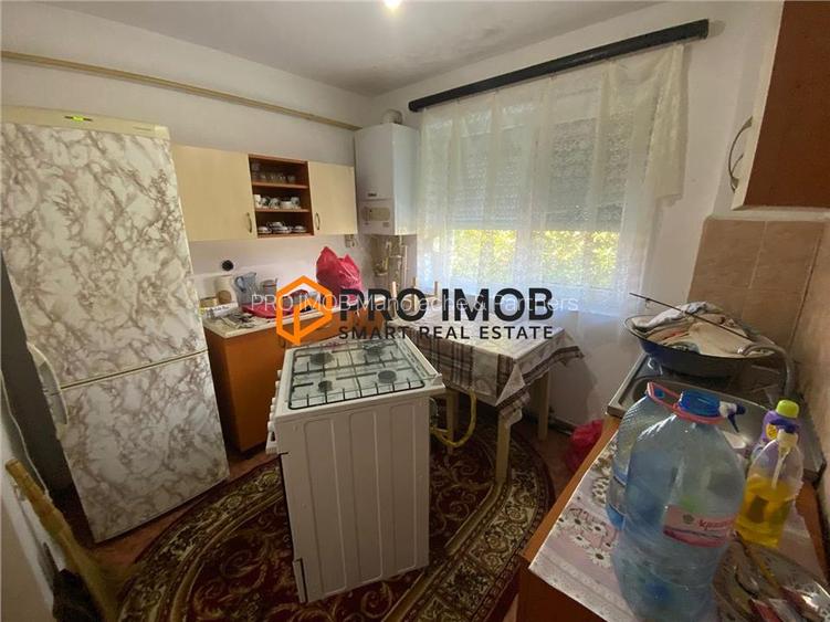 Apartament 2 camere cf 1 semidecomandat zona Berca - 5