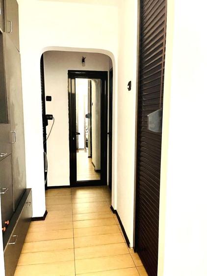 Apartament renovat, 2 camere decomandate, etaj 2 – IC Frimu