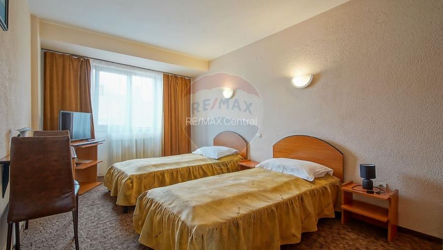 Comision 0 %! Pensiune cu 12 camere de vânzare, str. De Mijloc! - 27