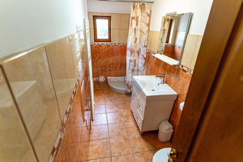 Vila /Pensiune 6 camere in Cristur, jud Hunedoara - 47