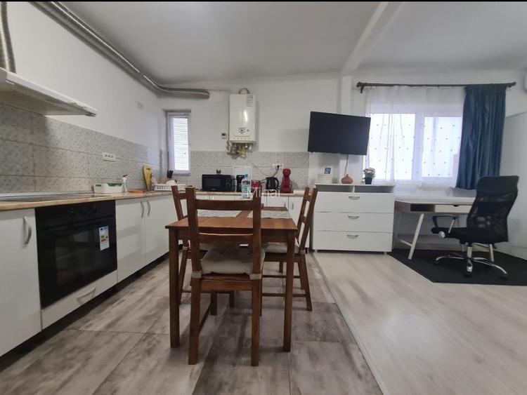Proprietar închirierez garsonieră  - 6