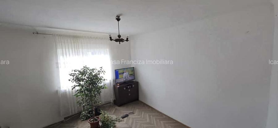 Apartament 4 camere, 91mp, Gara de Nord, 1 minut de metrou,ideal pentru renovare - 2