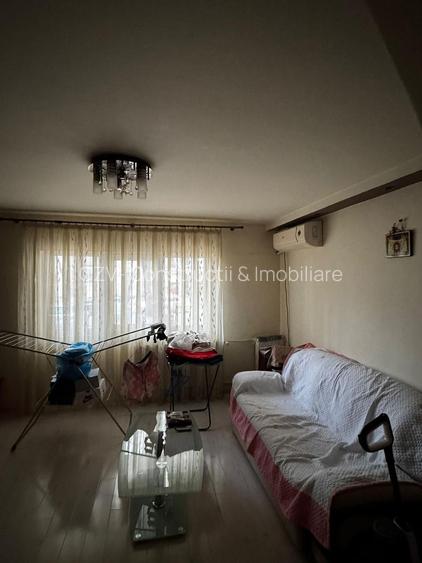 Apartament cu 3 camere , str. Bozieni - 36