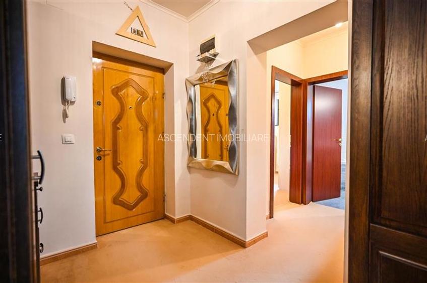 Film! Resedinta eleganta, accesorizata, in frumoasa statiune Poiana Brasov. - 18