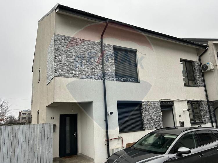 Inchiriere Vilă 3 camere Centrala Metrou Straulesti - 11