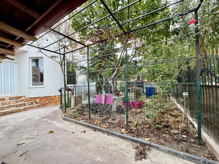 Casa de vanzare in Eforie Nord teren proprietate 300 mp - 17