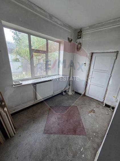 Ansamblu casa de locuit, hala productie ,spatiu de birouri si teren - 19