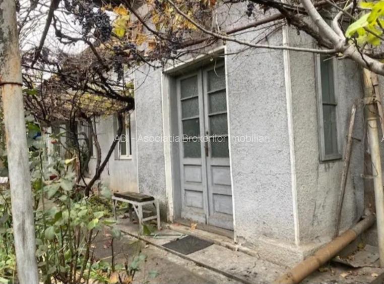 Eroii Revoluției metrou,casa 80mp teren 200mp 185.000euro - 2