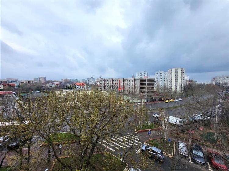 APARTAMENT 3 CAMERE / 1983 / 2 BAI / METROU - 2