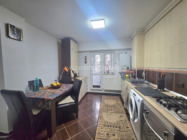 Calea 13 Septembrie,2 cam,et.3,decomandat, supraf 64mp, centrala proprie. - 6