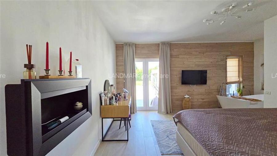 VILA PE PARTER SUPERBA MOBILATA / UTILATA CU PISICINA SI TEREN GENEROS - 16