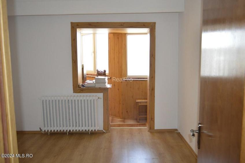 	Centru - Apartament 4 camere - 103 mp, 3 balcoane, loc de parcare! - 8