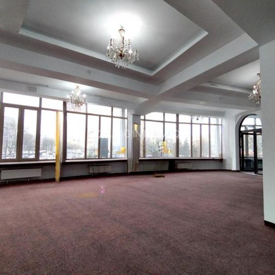 Artera intens circulata, spatiu comercial, 420 mp  . - 2