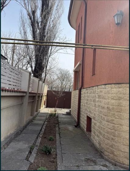 Vila / casa de vanzare - 4