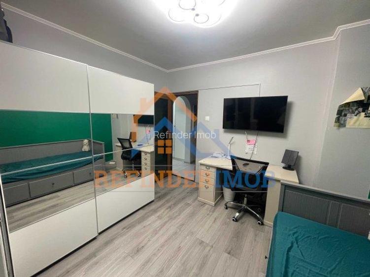 Apartament de vanzare cu 3 camere, zona Piata Muncii - 3