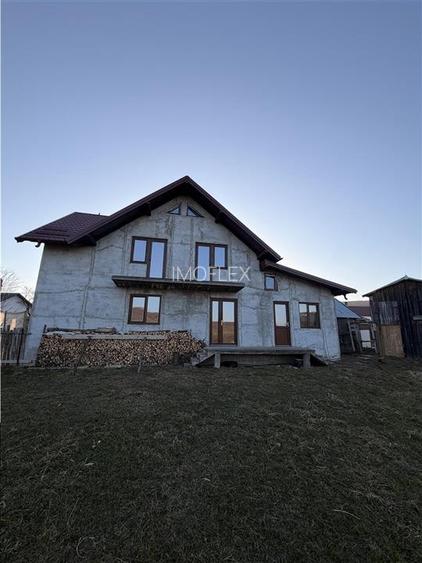 Vilă în Pătrăuți + 8400mp teren - 13