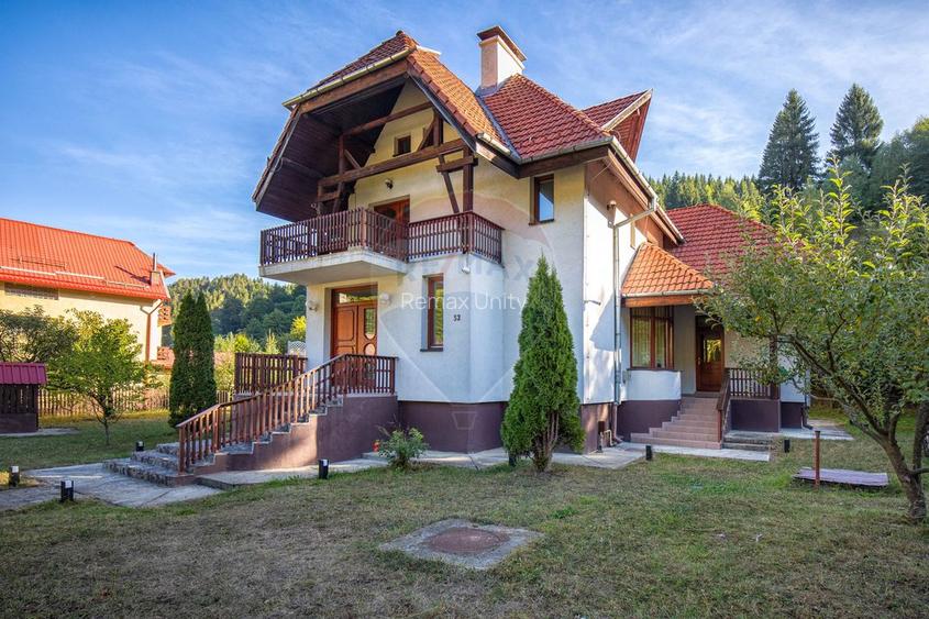 Vilă cu 8 Camere, Sală de Fitness și Saună in Moieciu Comision 0% - 6