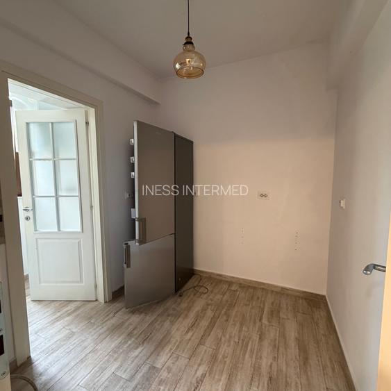 Piata Victoriei -langa Metropolis \ etaj 1 \ nemobilat \ cu centrala proprie - 5