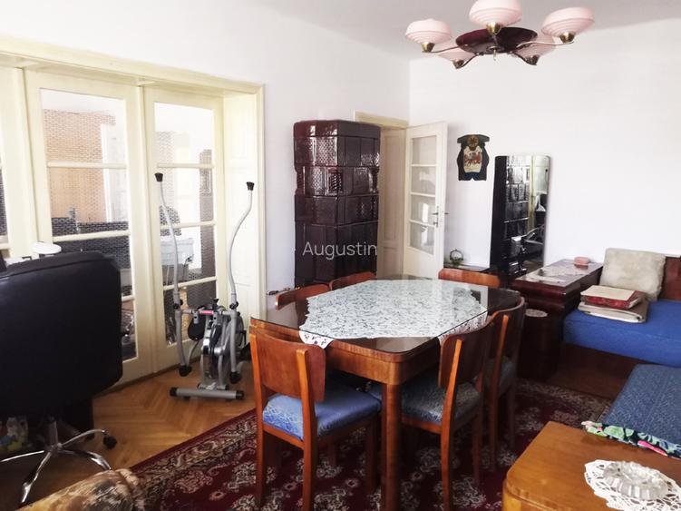 Proprietate unică în Reghin – 1,5 ha intravilan + 2 case locuibile + utilități  - 12
