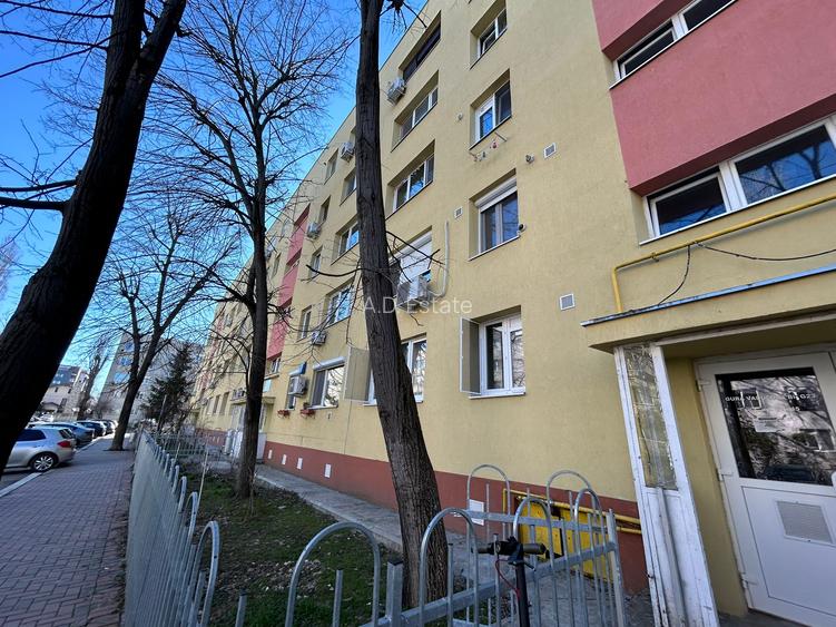 1 Decembrie 1918 Apartament 2 Camere Etaj 3 Bloc 1976 Reabilitat 10 Min Metrou - 10