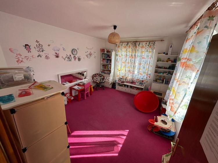 Casa individuala de inchiriat | 300 mp utili - 1000 teren - 11