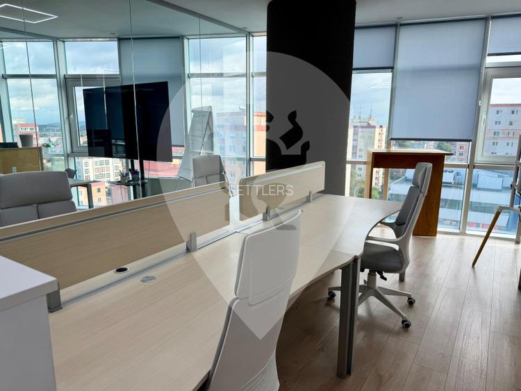 Birou de inchiriat mobilat utilst complet - 10 birouri individuale - 3