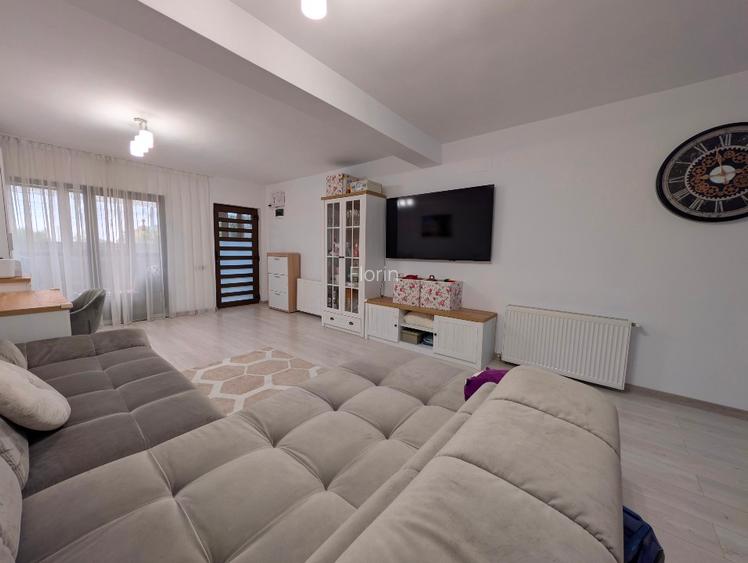 Casă de vânzare P+1, 3 camere decomandate , mobilata  Ovidiu, Constanta, - 12