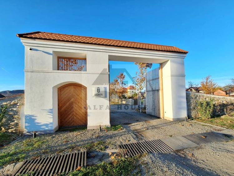 Casă 3 camere, priveliște Castelul Ugron – pretabil si pentru investie - 10