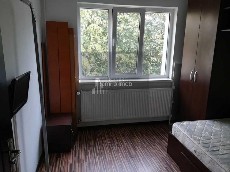 Apartament 3 camere, decomandat, Ozana , Titan, 1 decembrie 1918 - 3