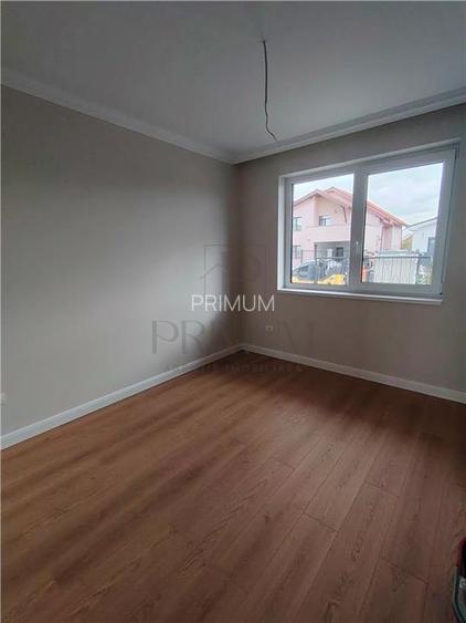 ZONA M CITY - Duplex despartit prin camera tehnica - canalizare - asfalt - curte - 9