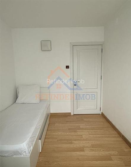 Apartament de vanzare cu 3 camere, zona Titan - 4