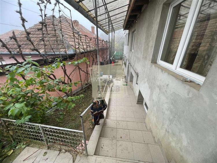 Casa individuala cu 6 camere si 3 bai si 1413 mp teren in Blaj - 5