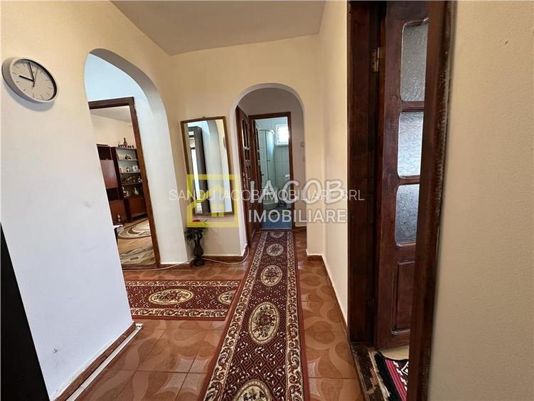 Apartament 3 camere decomandate – Str. Metalurgiei, Bacău - 3