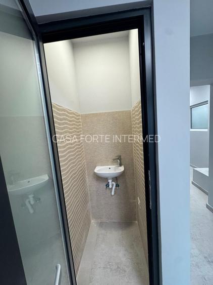 Spațiu comercial de închiriat  Ideal pentru cabinete medicale și tehnică dentara - 14