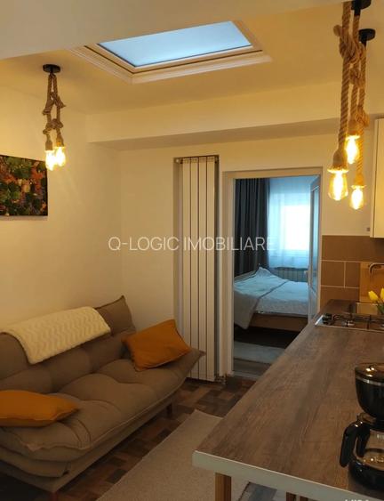 Casa libera la vanzare, renovata zona Schei - 4