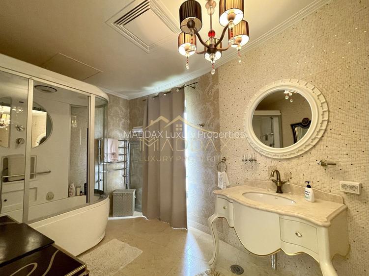 Impressive Villa *1500 SQM usable* 2613 SQM land / Open to the lake - 52