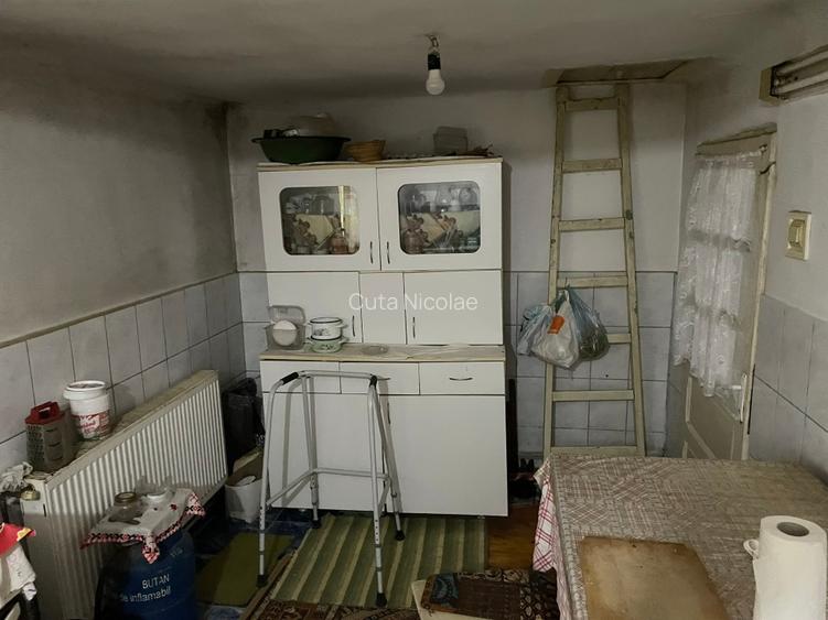 Vanzare casa si terenul aferent - 11