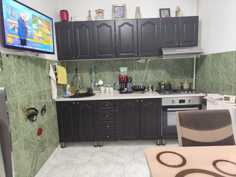 Vând apartament cu 3 camere decomandat - 4