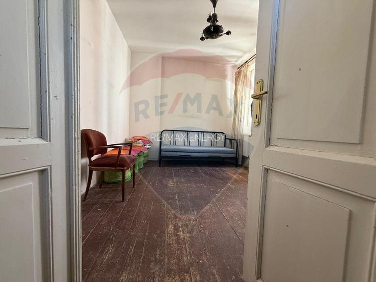 DE ÎNCHIRIAT: Casă/Vilă spațioasă  8 camere  Zona Gara de Nord - 6