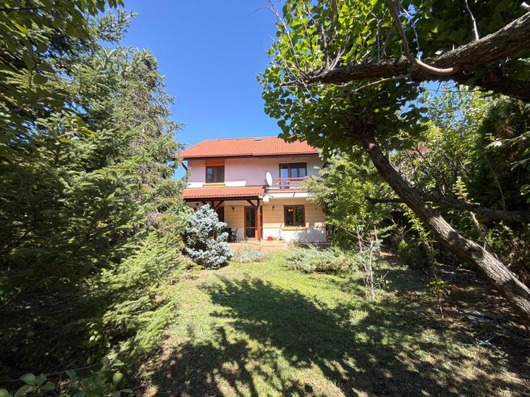 Aspen House, 5 camere, gradina matura, garaj, din caramida, Paradisul Verde
