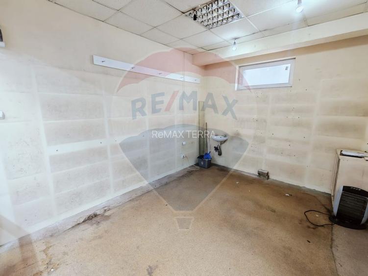 Boxă de închiriat Piața Izvoare cu vitrină - 4