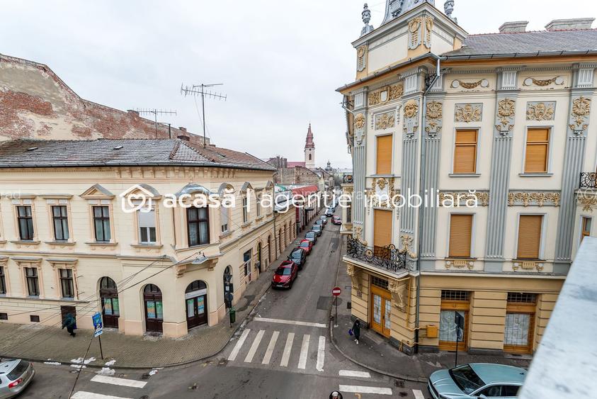 Apartament ultracentral cu 4 camere partial amenajat Comision 0 - 3