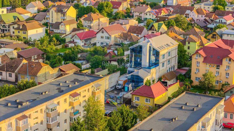 Cladire de 902 mp utili de vânzare, zona Grivitei - DN 13, COMISION 0 - 3