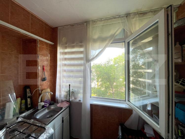 Apartament 2 camere decomandat,52 mp, etajul 2,zona Sarari