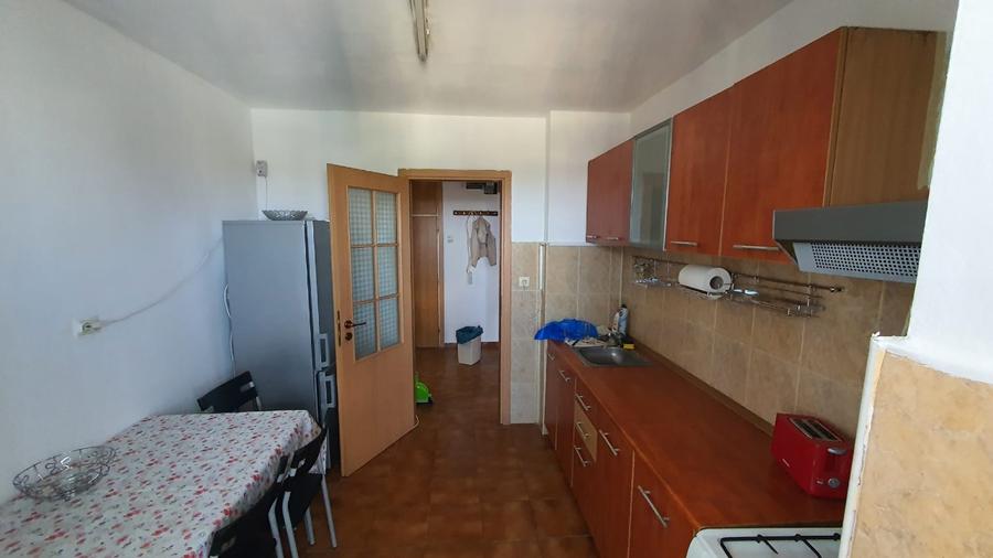 Vand apartament 3 camere Metrou Piata Sudului(100m), Sun Plaza Mall (200m)