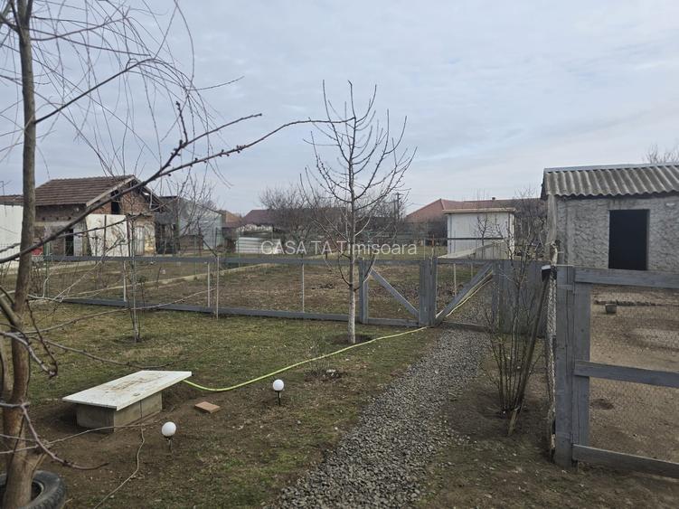 Casa tip parter in Carani - 8