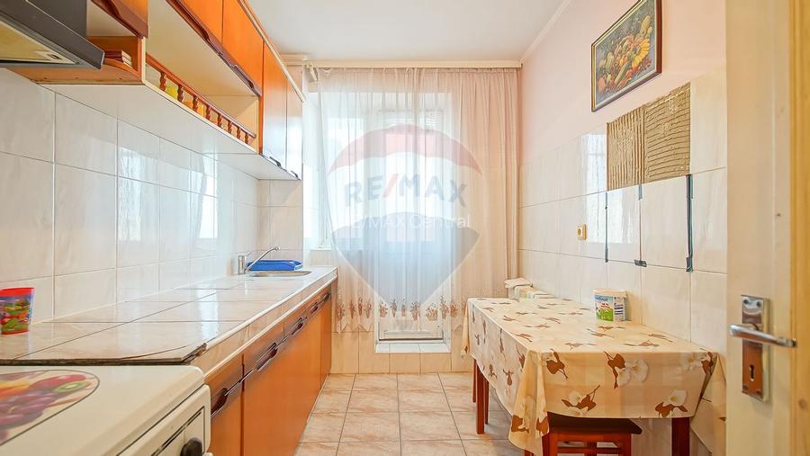 Apartament cu 2 camere de vânzare în zona Florilor - 2