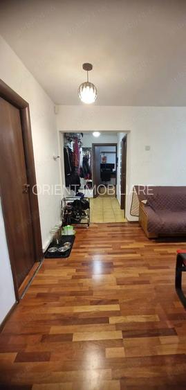 Apartament 3 camere Lacul Tei-Parcul Circului - bloc 1986- decomandat - 3